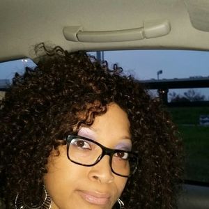 Meet your Posher, Latonya